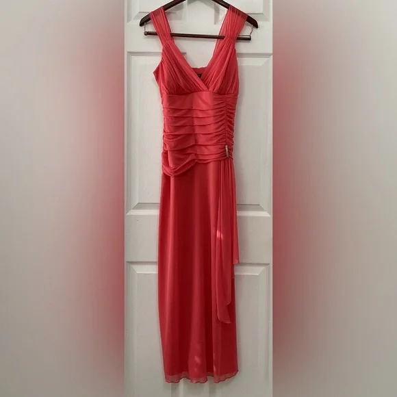 New - EnFocus Tea Length Coral Ruched Dress - Picture 3 of 9